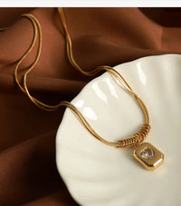 Amora – Heart Pendant Necklace