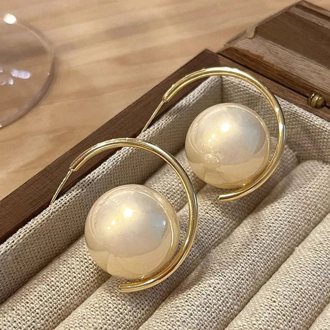 Simple Style C Shape Gold Plated Pearl Hoop Earring