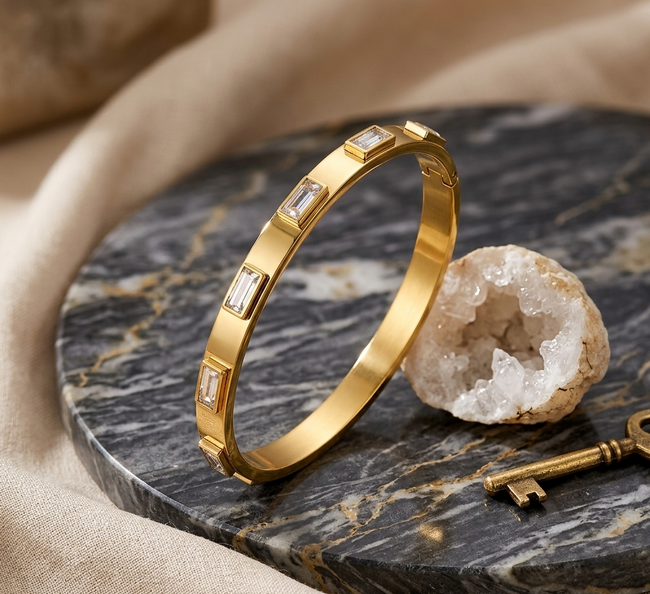 18K Gold Plated Anti Tarnish Stainless Steel Diamond Studded Kada Bangle Bracelet for Women Minimal Gold Bangle