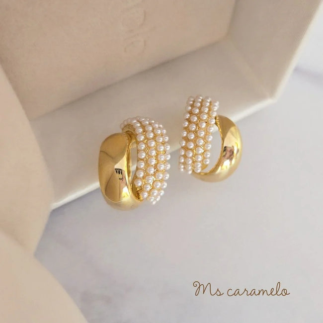 Aferando Pearl Glow Huggie Earrings