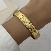 Anti-Tarnish 18K Gold Plated Hammered Rhinestone Bangle for Women – 304 Stainless Steel