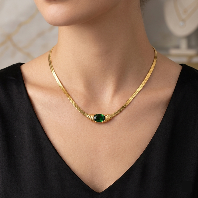 Anti-Tarnish Emerald Stone Herringbone Snake Necklace — 18K Gold Plated