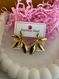Anti-Tarnish Vintage Flowers Leaf Shaped Stud Earrings