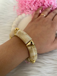 Apricot Resin & Acrylic Smudged Texture Stretch Bracelet