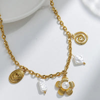 Bloom Charm Pearl Necklace