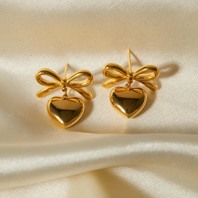 CharmBow – Anti-Tarnish Heart Drop Studs