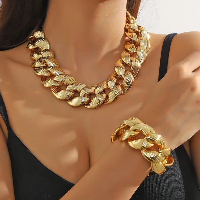 Gold Plated Chain Style Necklace and Bracelet Combo Set For Women