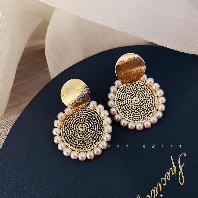 Gold Plated Geometric Round Mesh Pearl Drop Earring