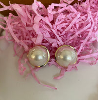 Gold Plated Elegant Big Round Inlay Pearl Stud Earring For Women