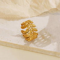 Leafy Luxe Ring