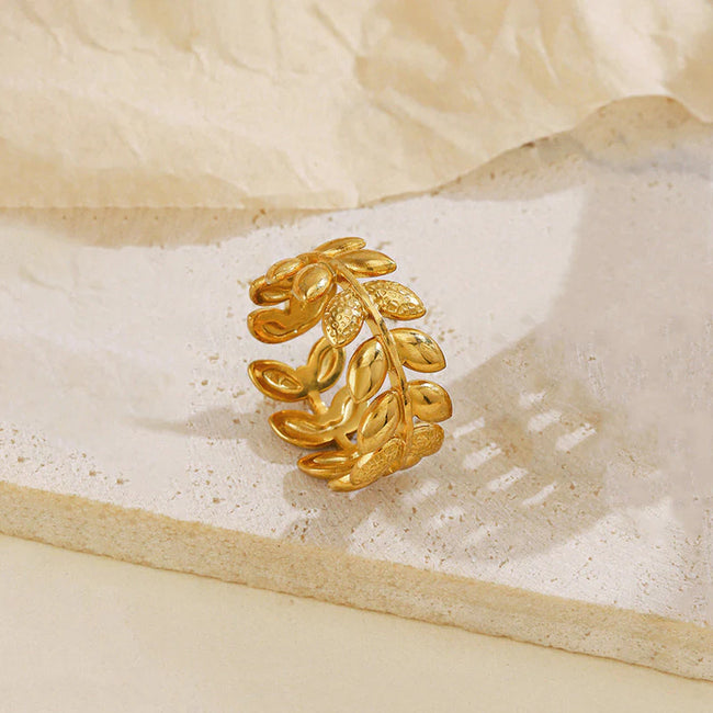 Leafy Luxe Ring