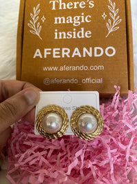 Lumière Pearl Round Stud Earrings
