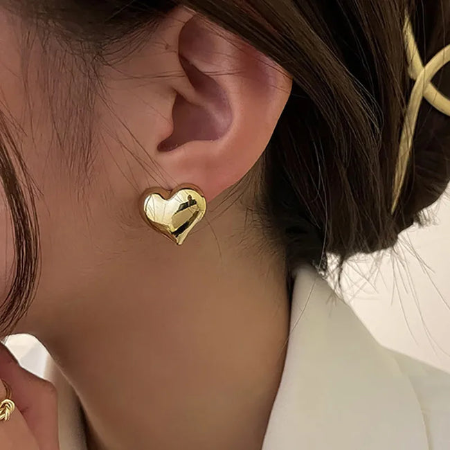 Simple Style Heart Shape Gold Plated Solid Stud Earring