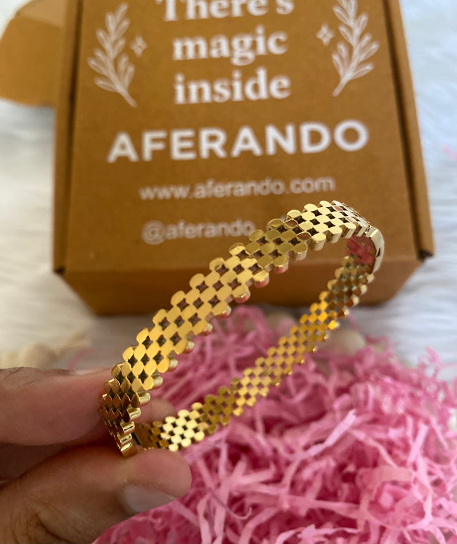 Stainless Steel 18k Gold-Plated Classy Bracelet – Perfect with Watches