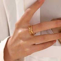Xyla  Criss-Cross Finger Ring