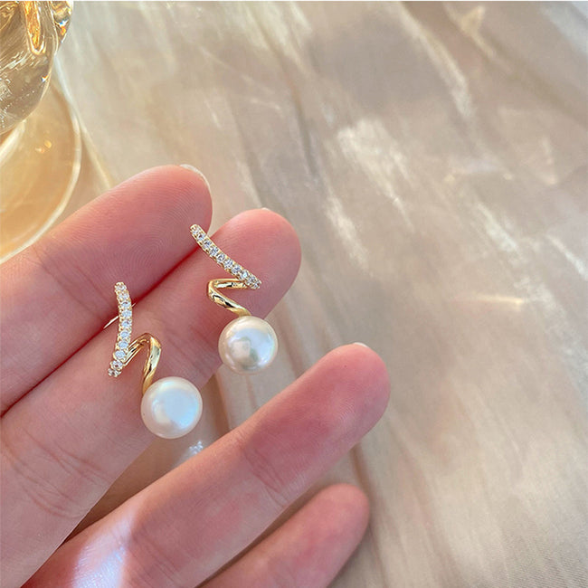 Aferando Gold Plated Rhinestone Twisted Minimalist Lightning Design Pearl Drop Stud Earrings for Women - Cute and Stylish