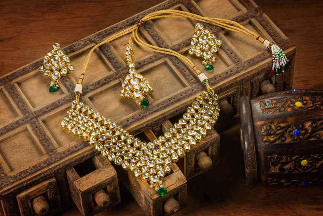 Exquisite Designer Kundan Necklace Set With Maang Tikka Green